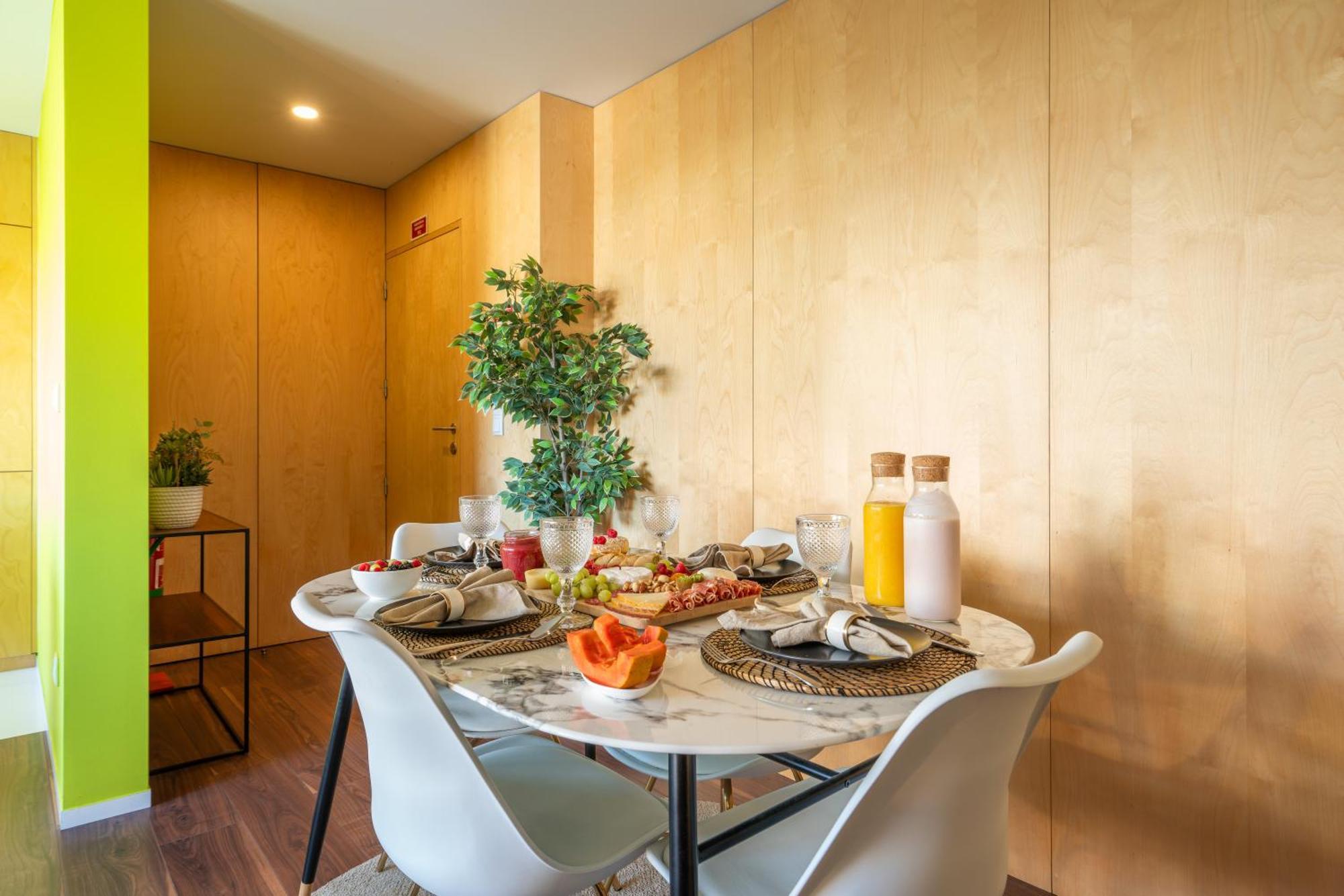 ポルトHost Wise - Restful Minimalist Flat - Balconyアパートメント エクステリア 写真
