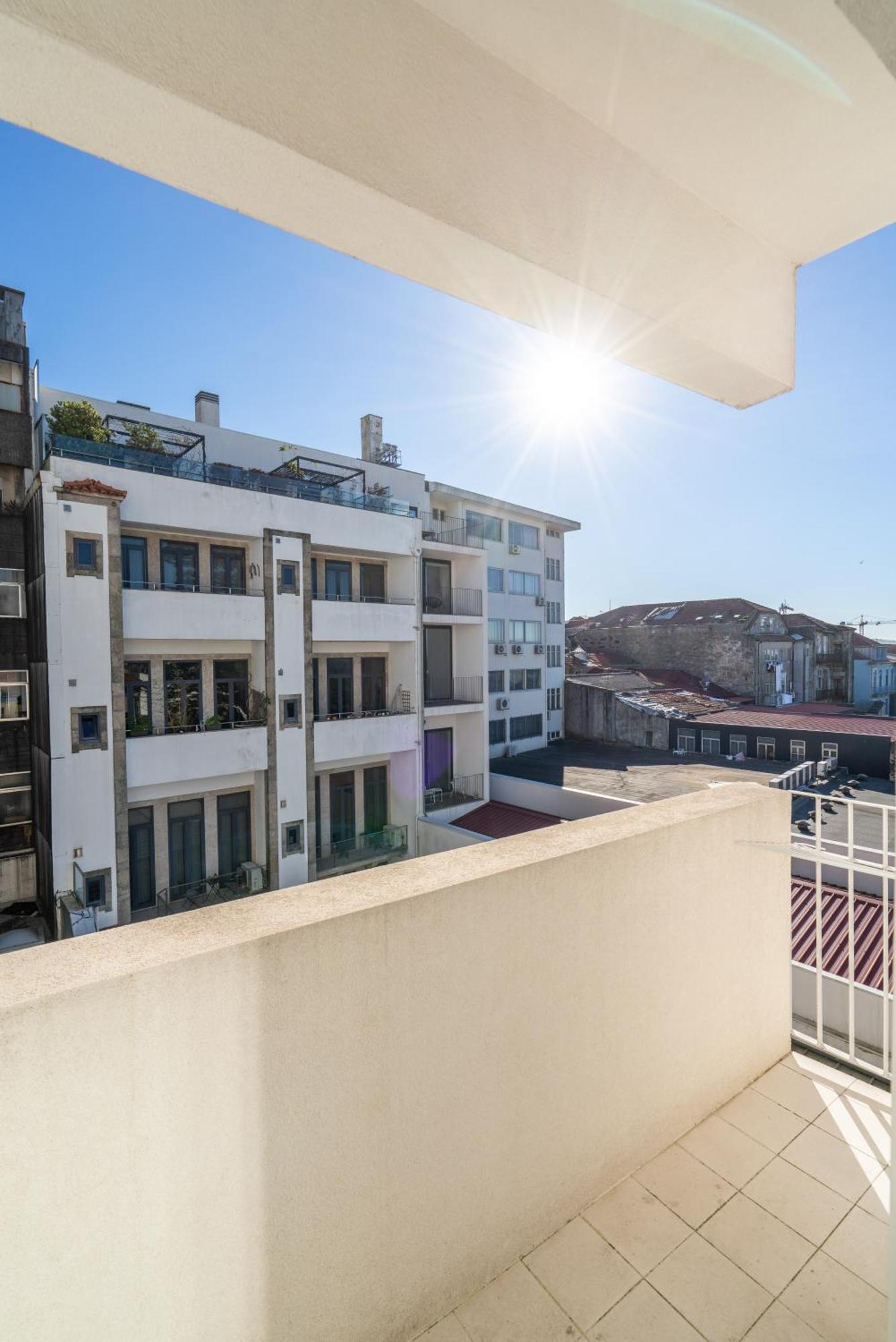 ポルトHost Wise - Restful Minimalist Flat - Balconyアパートメント エクステリア 写真